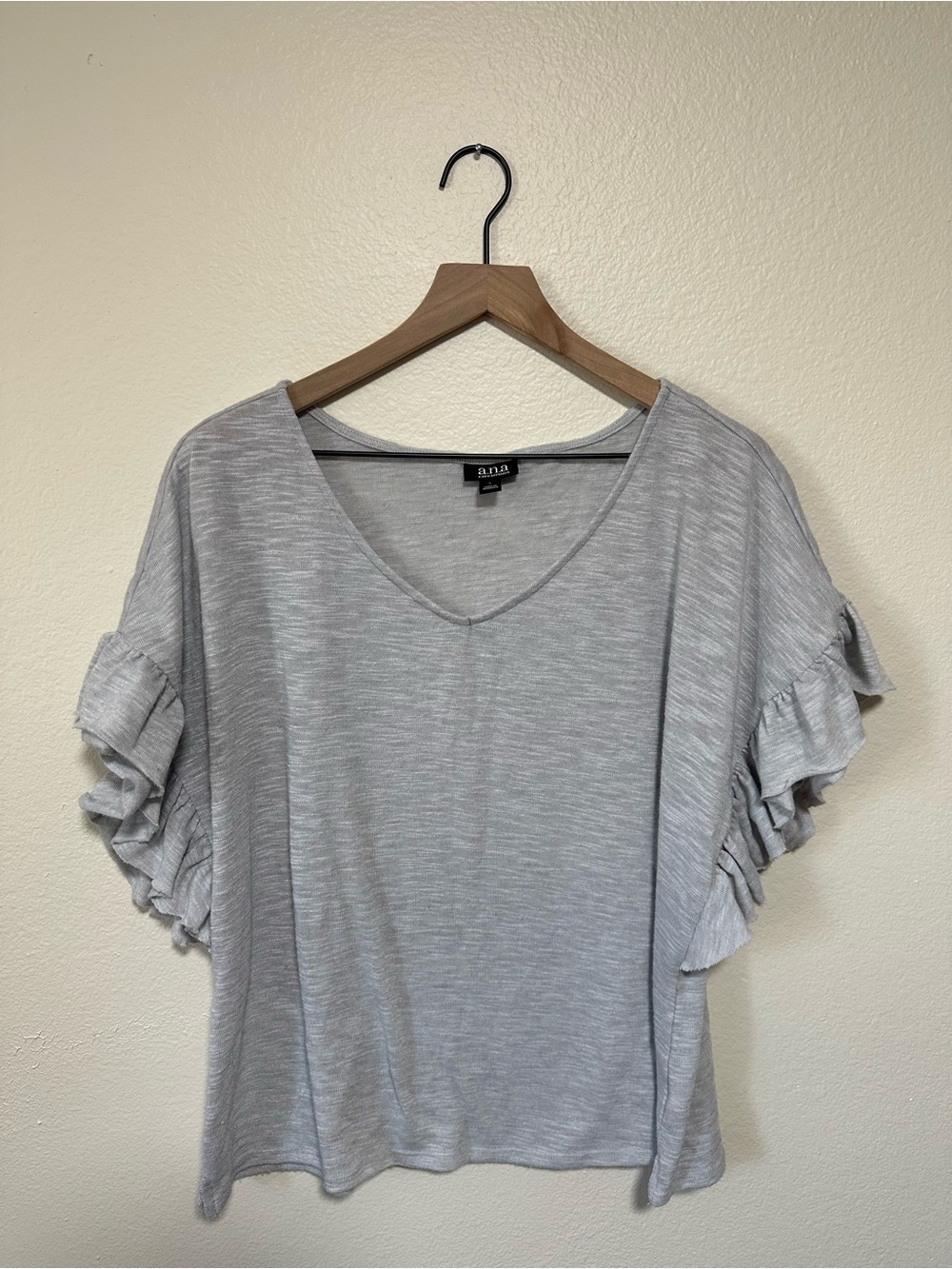 🩶a.n.a Light Gray Slub Knit V-Neck Ruffle Sleeve Top